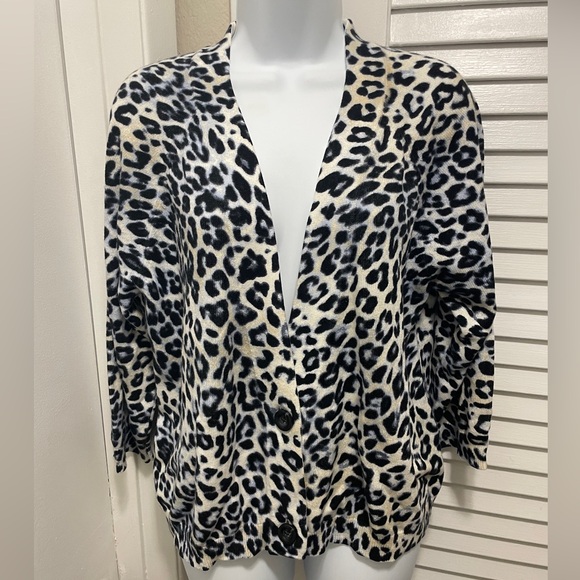 Chicos Leopard Animal Print Vneck Sweater Size 3 NEW - Picture 1 of 10